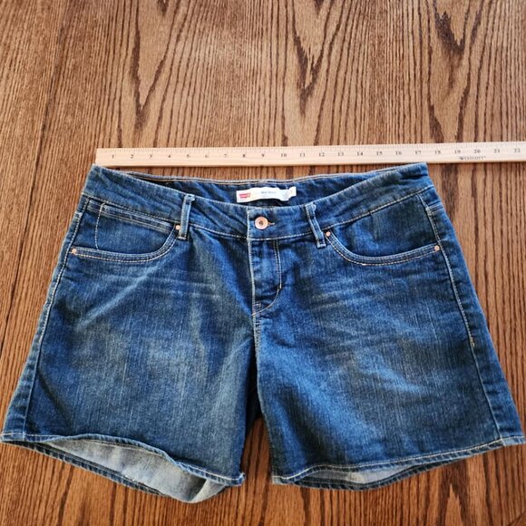 Levi's Jean Shorts Size 15 Midi Longer Inseam Low Mid Rise - Picture 5 of 7